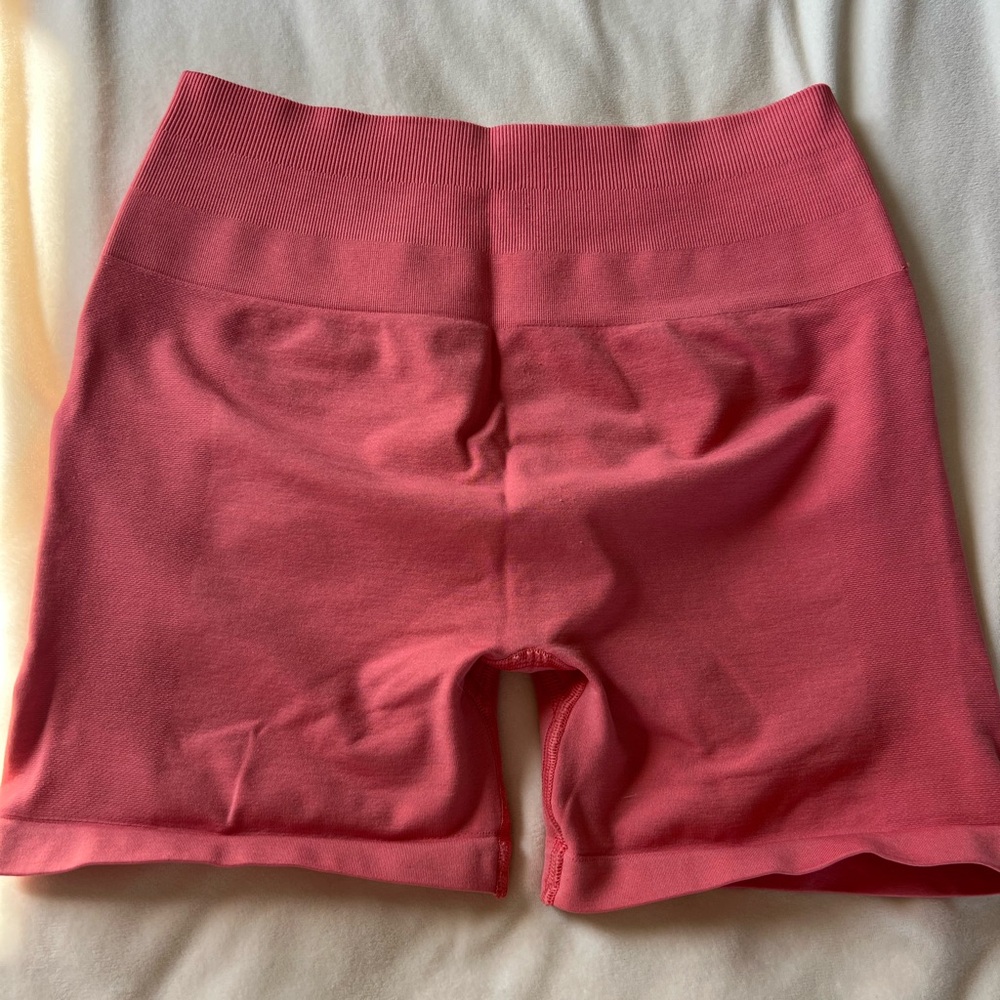 Alphalete Amplify Coral-Pink Shorts